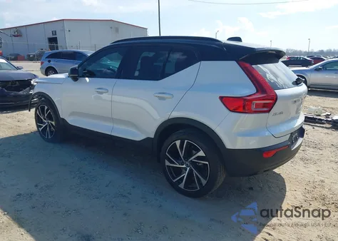 2022 Volvo Xc40 T5 R-Design from USA, damaged, VIN YV4162UM6N2752581